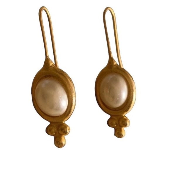 Glamorous Faux Pearl & Matte Gold Tone Hook Fashion Costume Earrings Wedding - Picture 3 of 6